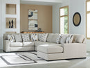 Laurelgrove Sectional with Chaise