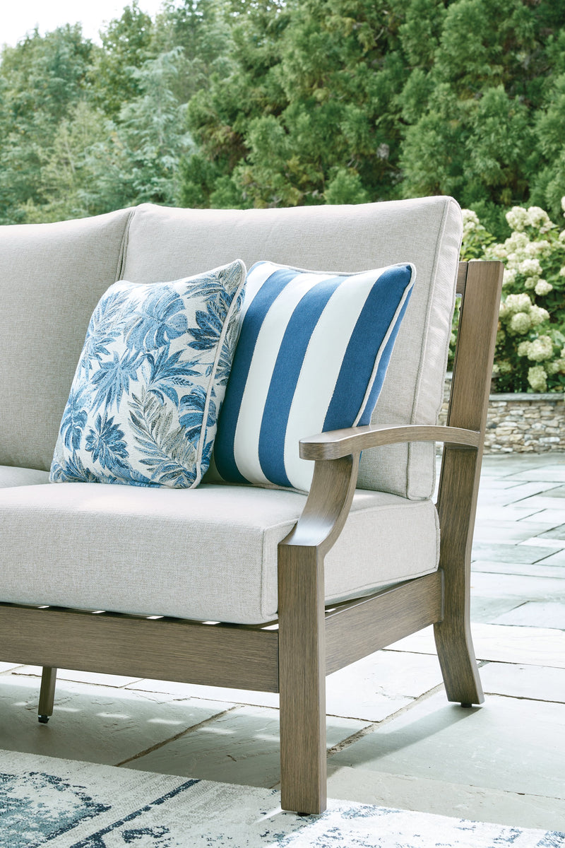 Rainier Ranch Outdoor Sofa with Cushion